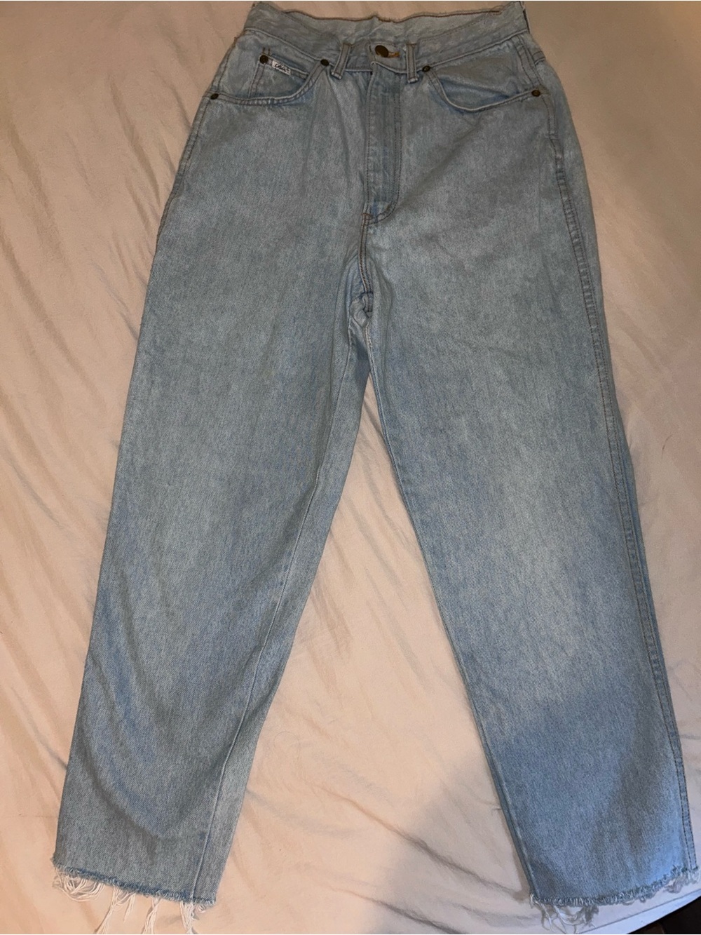 Chic Vintage 80s 90s High-waisted Light Wash Denim Mom Jeans